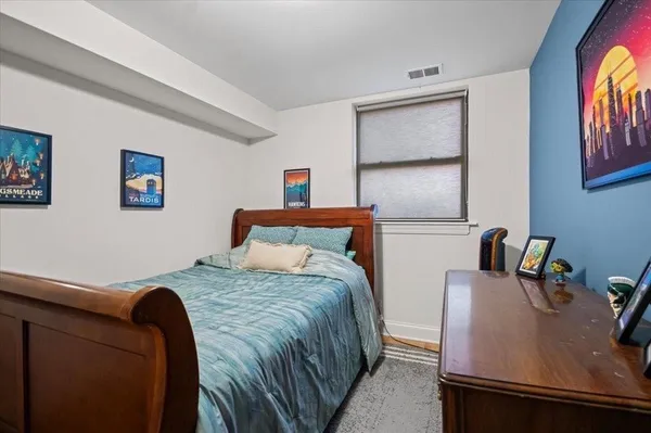 $575,000 | 5935 North Magnolia Avenue, Unit 1, Chicago, IL 60660