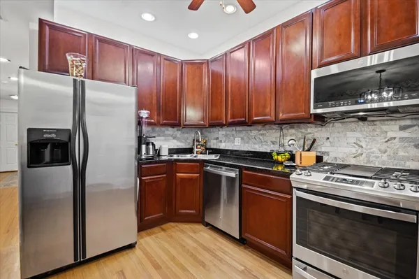 $575,000 | 5935 North Magnolia Avenue, Unit 1, Chicago, IL 60660