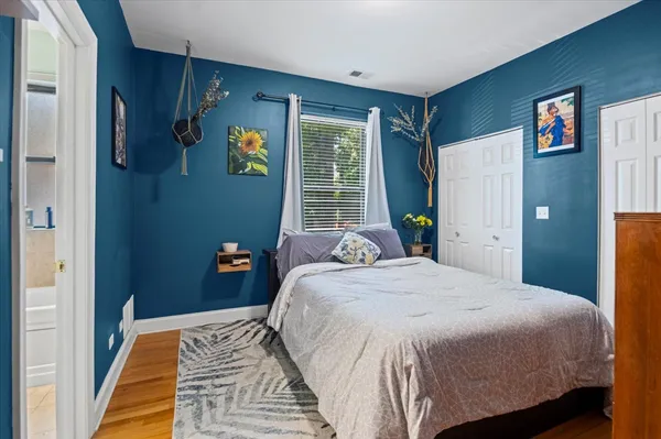 $575,000 | 5935 North Magnolia Avenue, Unit 1, Chicago, IL 60660
