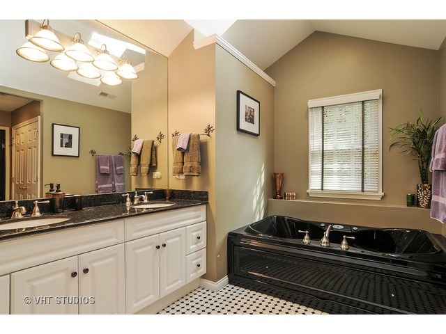 1275 Edgewood Road Lake Forest, IL 60045 - Photo 12 of 25