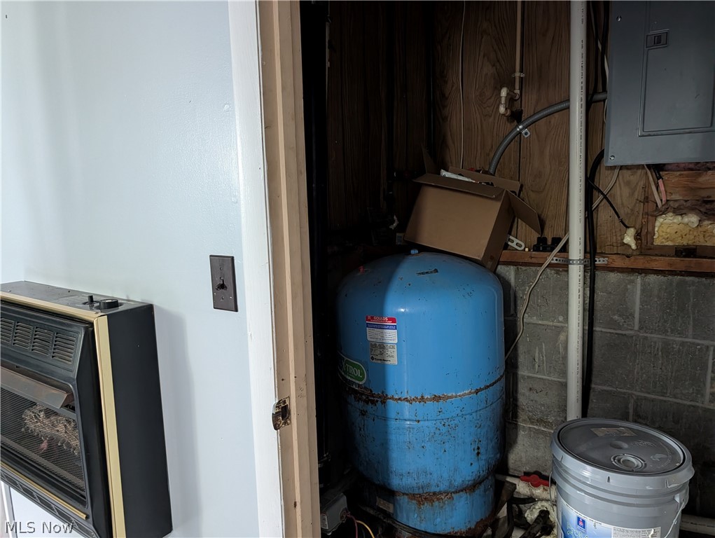 41401 Hanover Ridge Road Jewett, OH 43986 - Photo 27 of 28 well holding tank