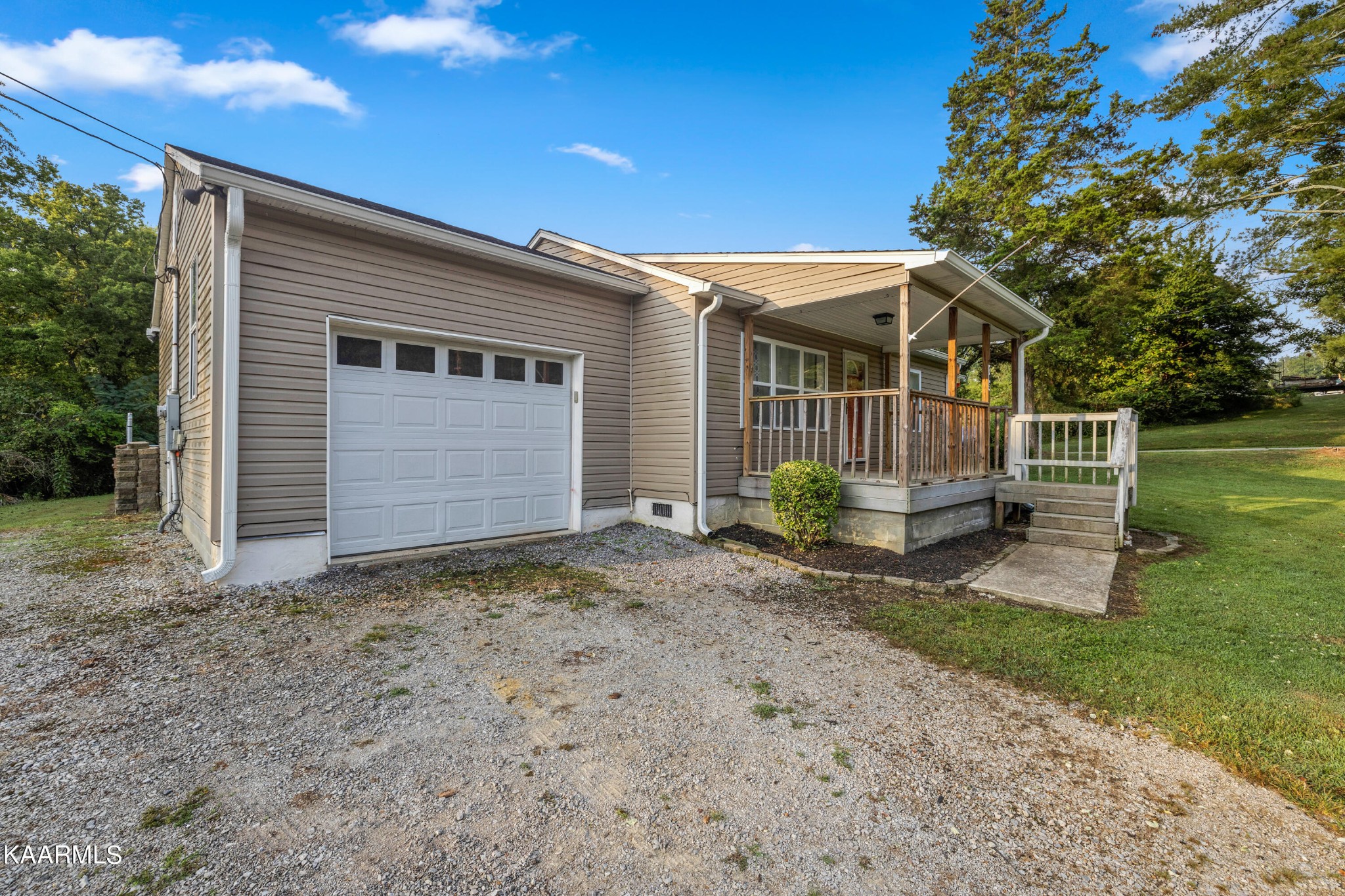 105 Gray Knob Road Kingston, TN 37763 - Photo 2 of 17 Gallery Image 2