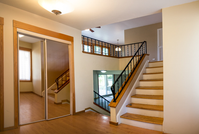 1725 Kent Road Hoffman Estates, IL 60169 - Photo 2 of 25