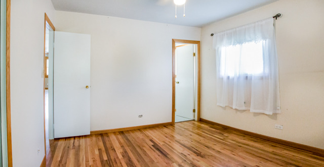 1725 Kent Road Hoffman Estates, IL 60169 - Photo 10 of 25