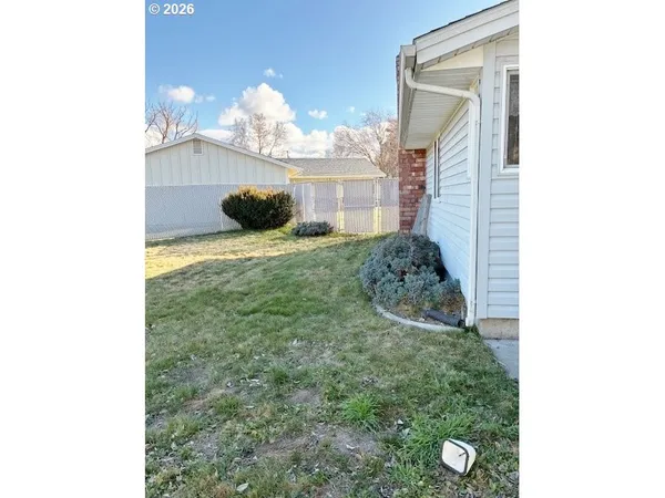 $329,000 | 4297 Southwest Runnion Court, Pendleton, OR 97801