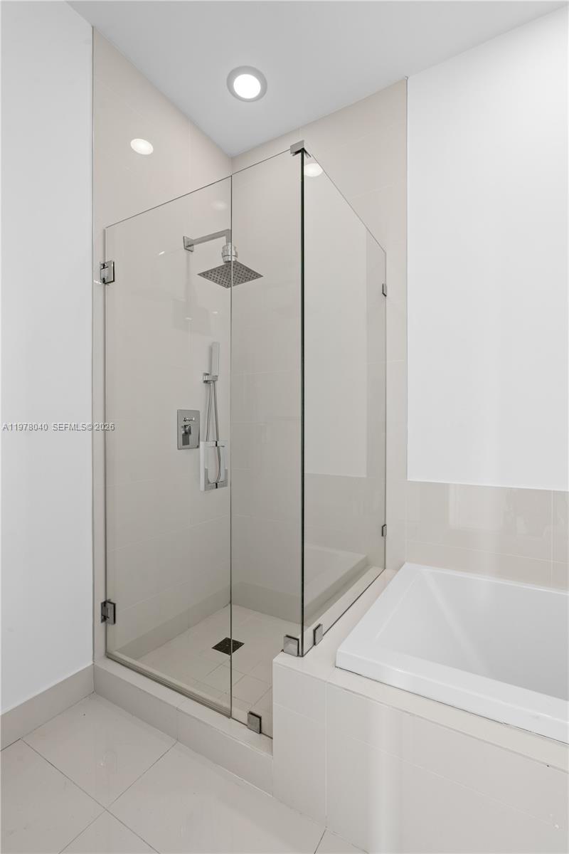 45 Southwest 9th Street, Unit 4706 Miami, FL 33130 - Photo 12 of 41