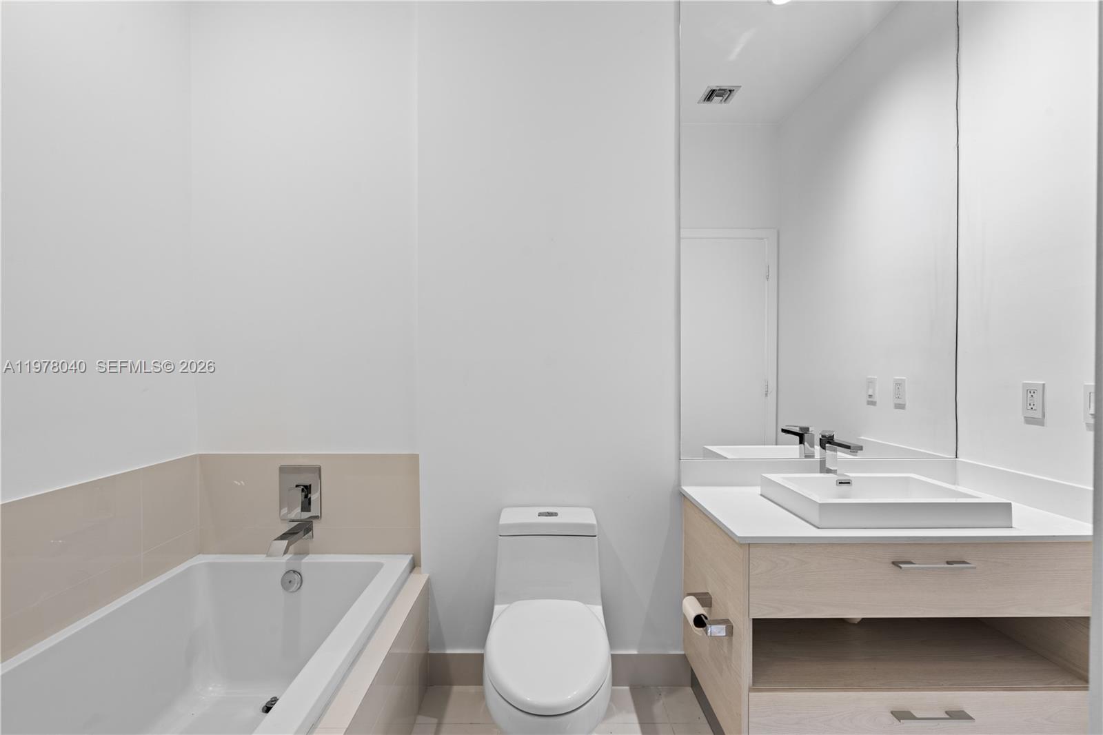 45 Southwest 9th Street, Unit 4706 Miami, FL 33130 - Photo 14 of 41