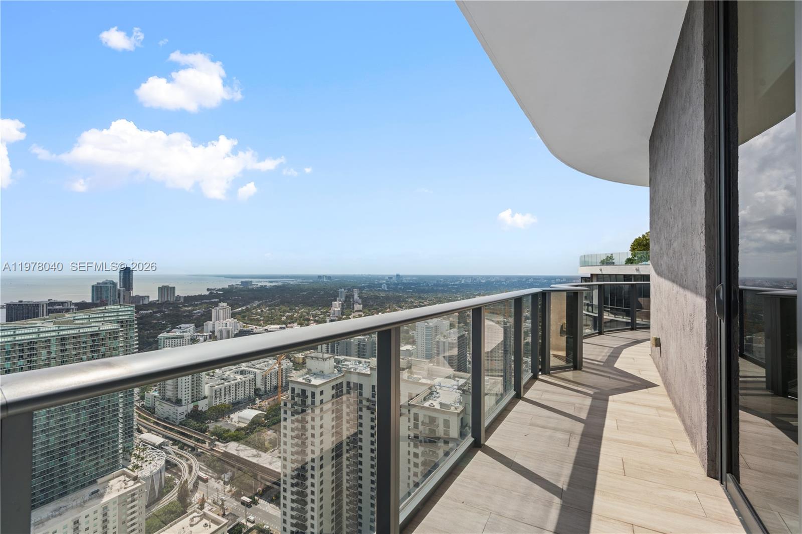 45 Southwest 9th Street, Unit 4706 Miami, FL 33130 - Photo 5 of 41