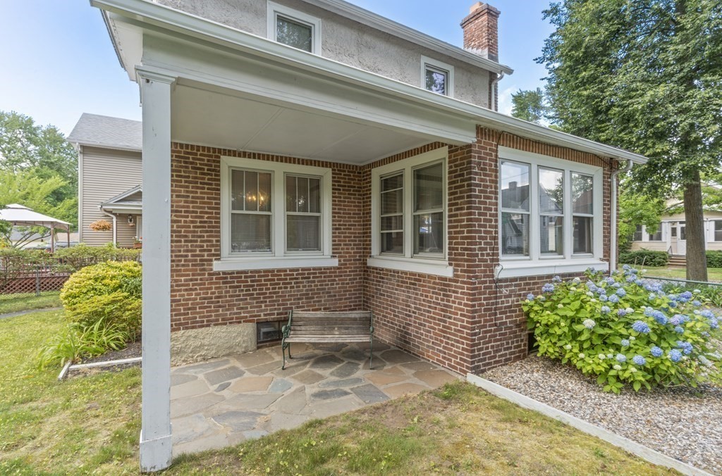 58 Webber Street Springfield, MA 01108 - Photo 3 of 17