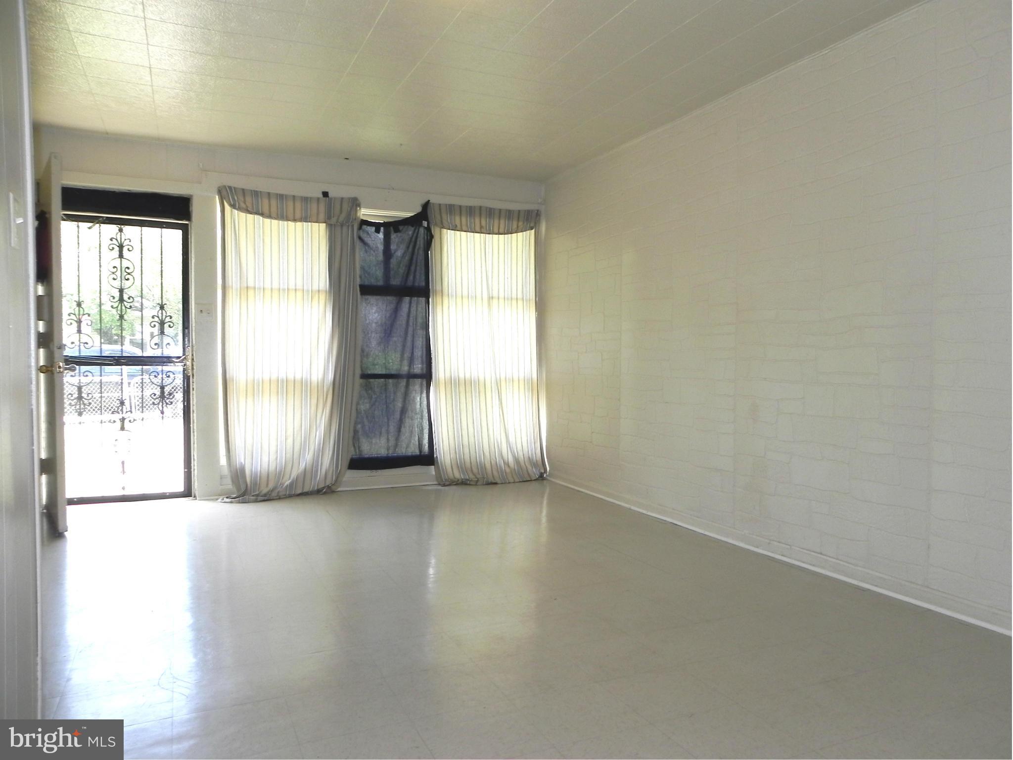 1829 Ray Leonard Road Landover, MD 20785 - Photo 5 of 21 Living Room