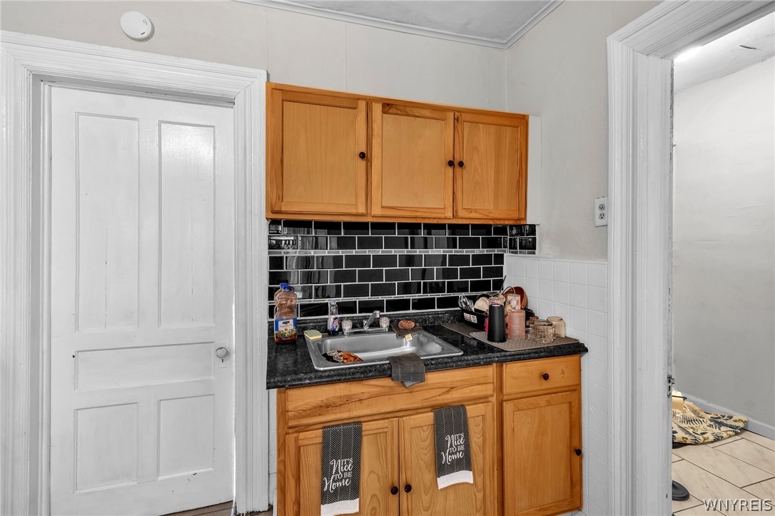 288 Abbott Road Buffalo, NY 14220 - Photo 11 of 32