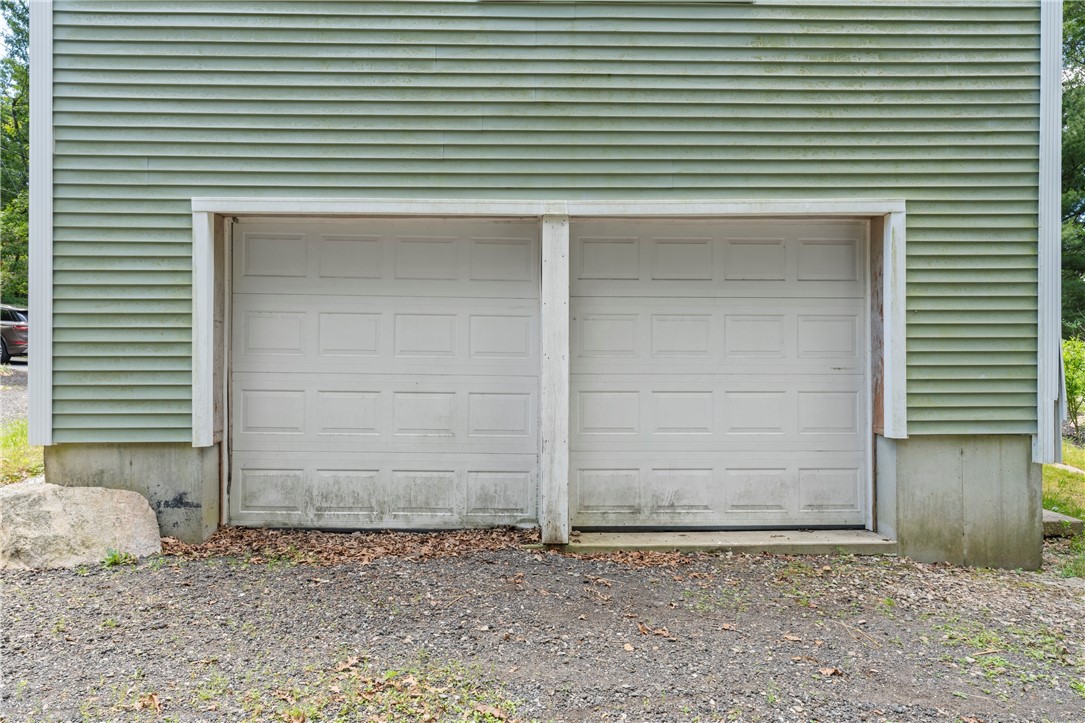871 Read School House Road Coventry, RI 02816 - Photo 9 of 41