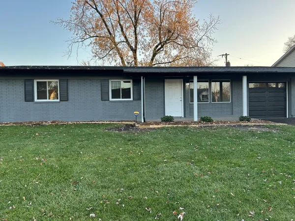 $2,500 | 176 Craig Drive West, Chicago Heights, IL 60411