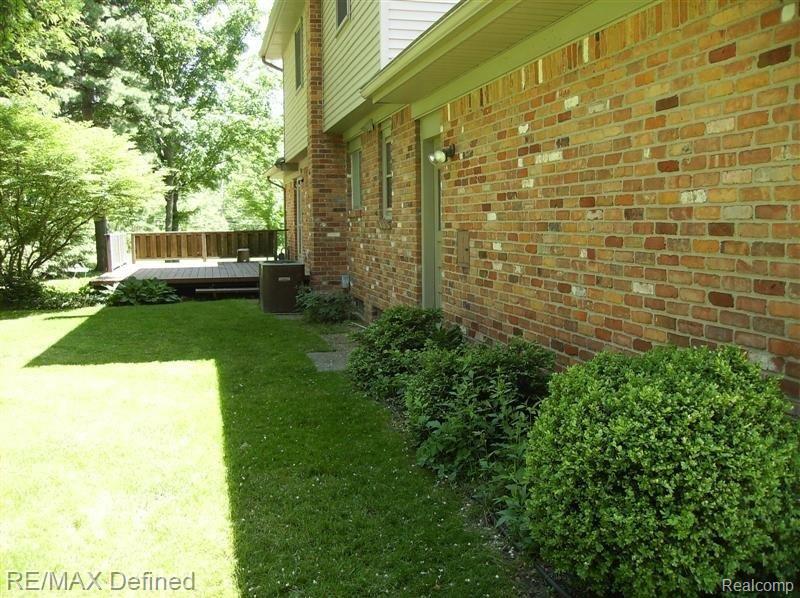471 Broadleaf Drive Rochester, MI 48306 - Photo 20 of 24 HPIM4095_(Medium).JPG