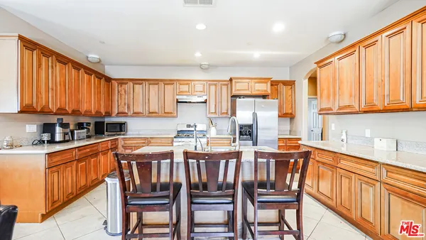 $749,000 | 16051 Los Cedros Avenue, Fontana, CA 92336