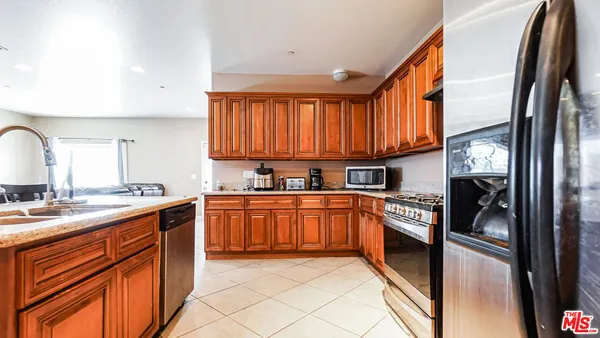 $749,000 | 16051 Los Cedros Avenue, Fontana, CA 92336