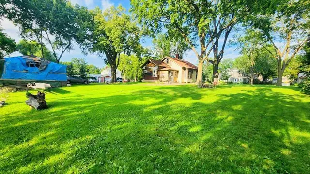 $200,000 | 801 Summit Avenue, St. Paul Park, MN 55071