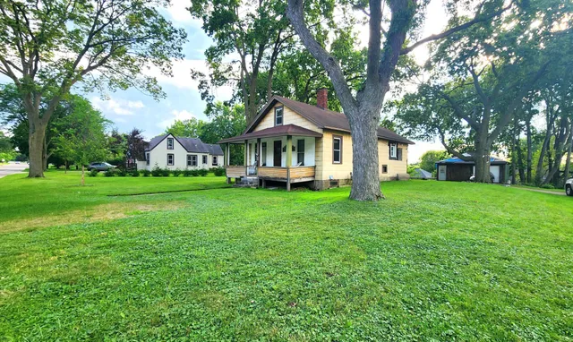 $200,000 | 801 Summit Avenue, St. Paul Park, MN 55071