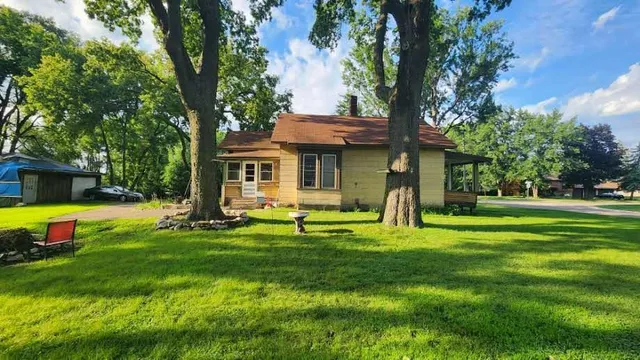 $200,000 | 801 Summit Avenue, St. Paul Park, MN 55071