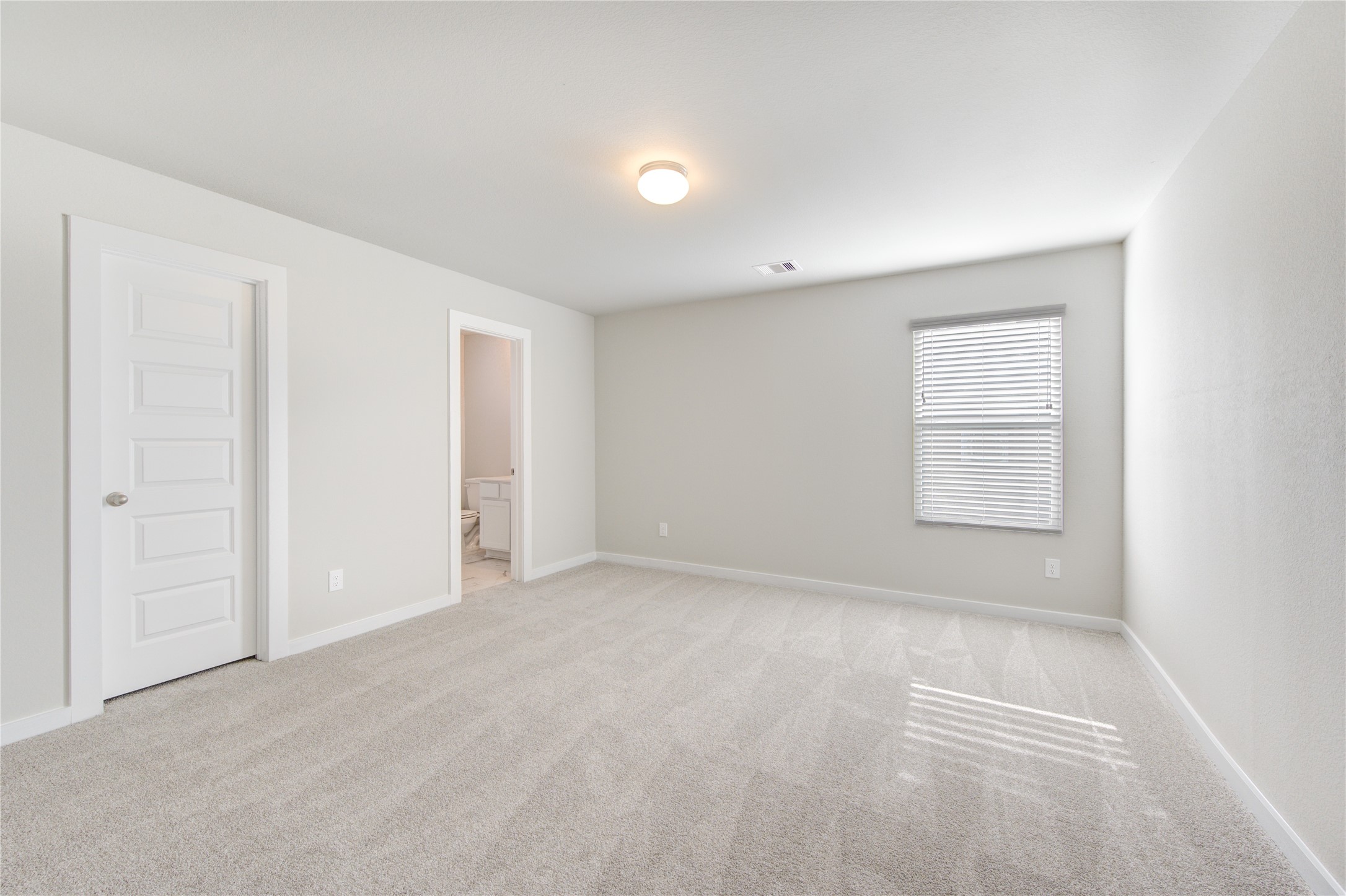 2623 Finley Lane Rosenberg, TX 77471 - Photo 31 of 49 an empty room with windows