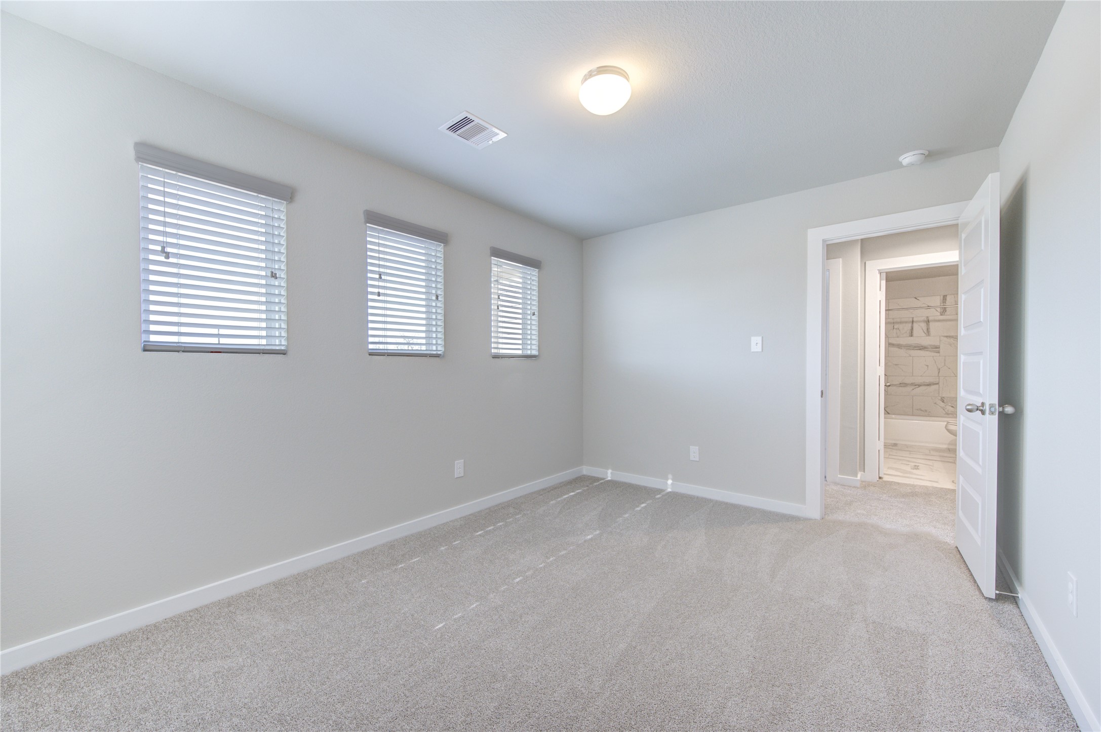 2623 Finley Lane Rosenberg, TX 77471 - Photo 38 of 49 an empty room with windows