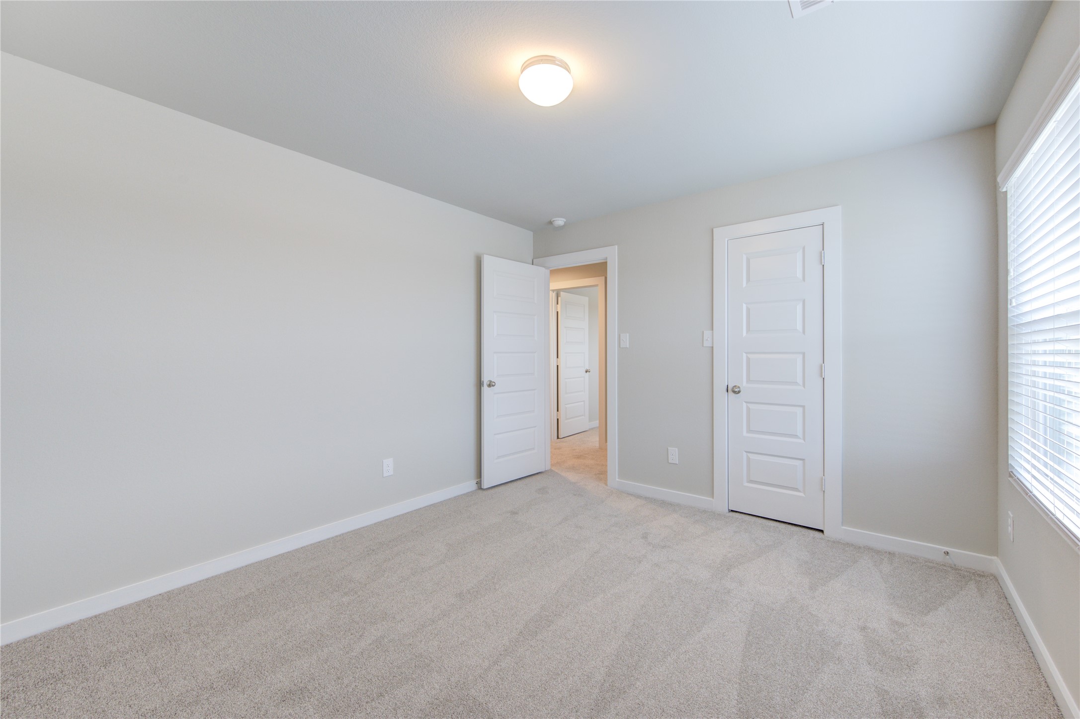 2623 Finley Lane Rosenberg, TX 77471 - Photo 40 of 49 an empty room with windows and closet