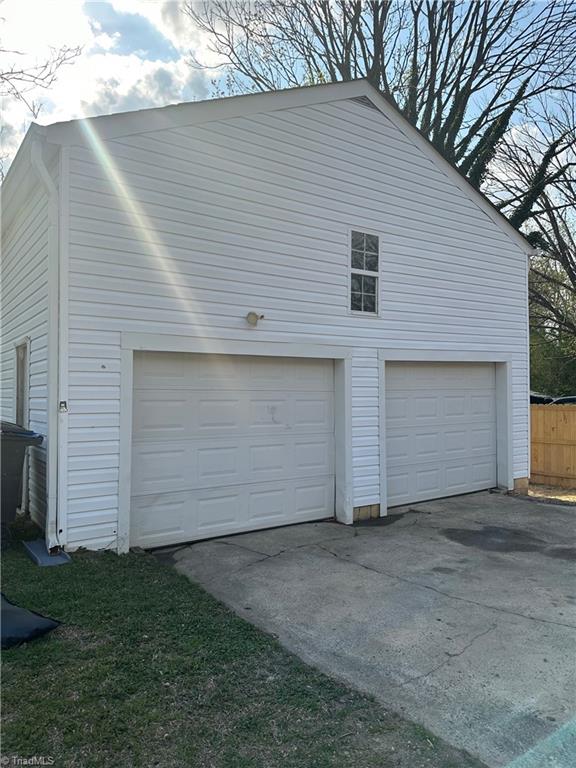 5418 Old Rural Hall Road Winston-Salem, NC 27105 - Photo 33 of 36 2 car garage