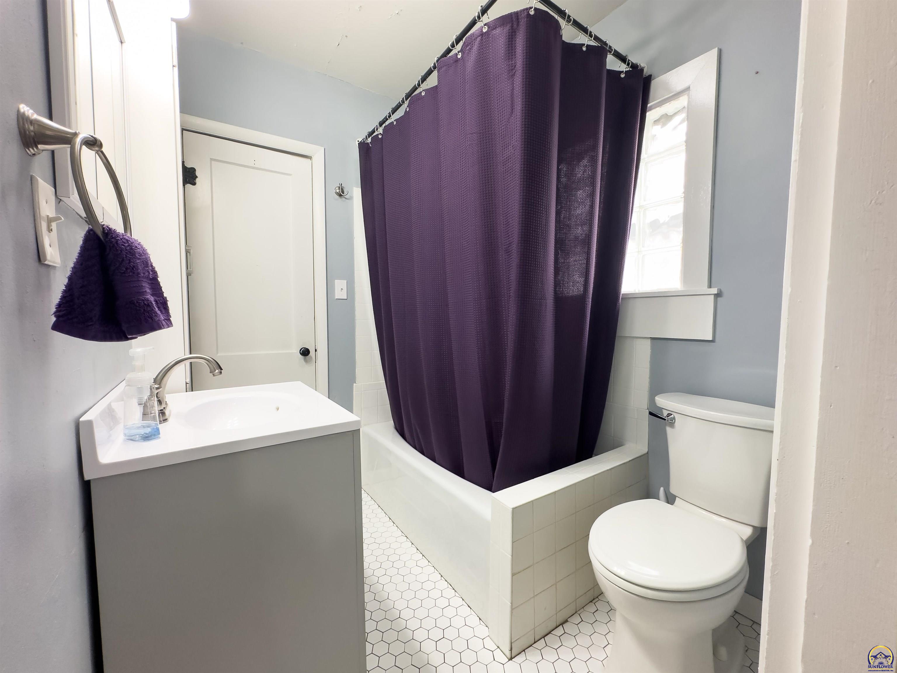 1164 Southwest MacVicar Avenue Topeka, KS 66604 - Photo 13 of 24