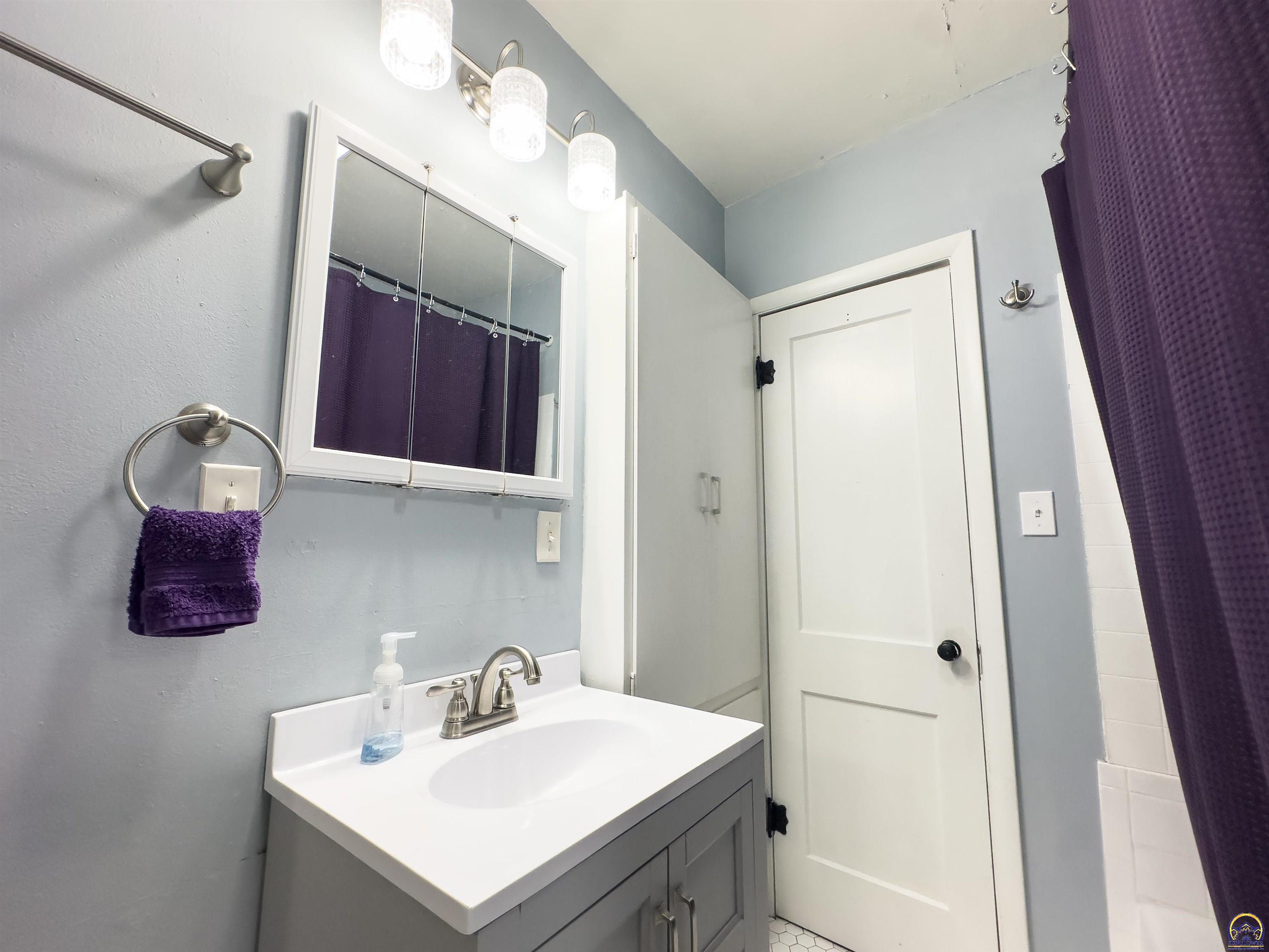 1164 Southwest MacVicar Avenue Topeka, KS 66604 - Photo 14 of 24