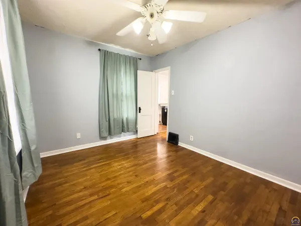 $154,995 | 1164 Southwest MacVicar Avenue, Topeka, KS 66604