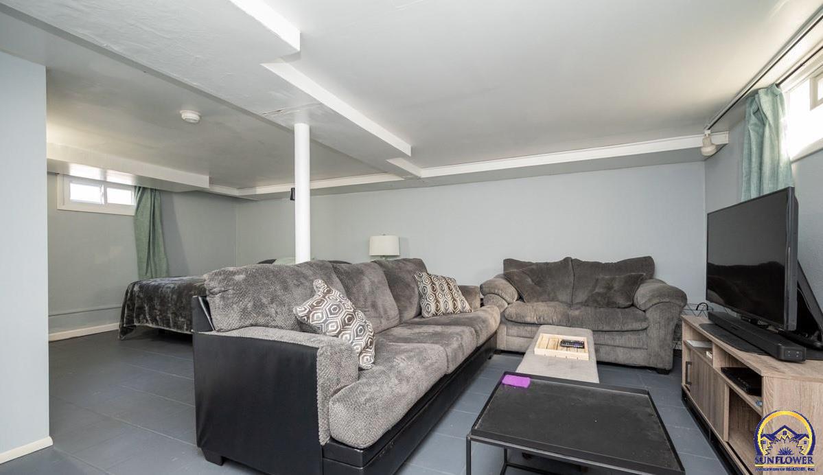 1164 Southwest MacVicar Avenue Topeka, KS 66604 - Photo 20 of 24