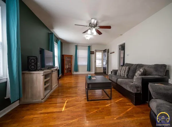 $154,995 | 1164 Southwest MacVicar Avenue, Topeka, KS 66604