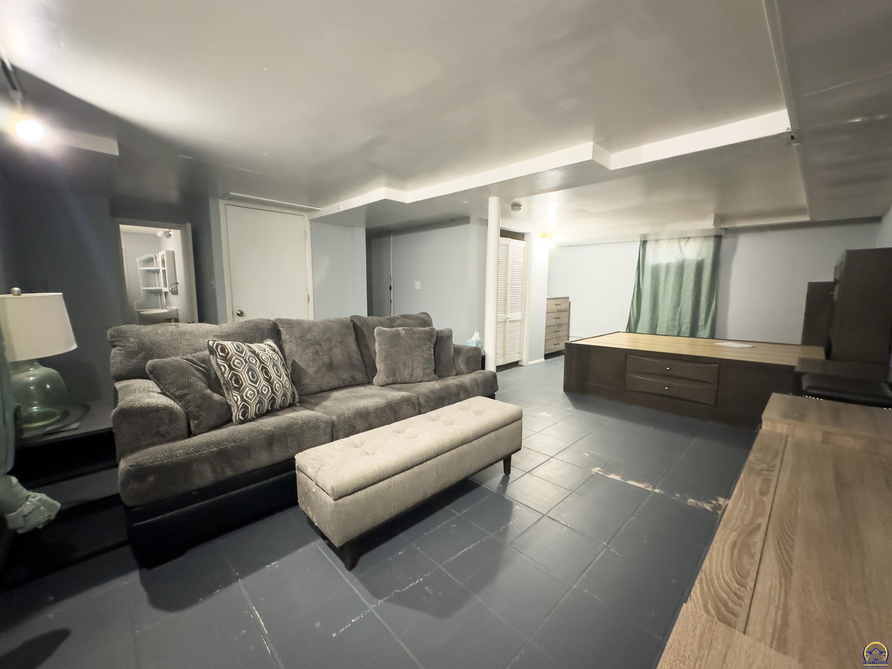 1164 Southwest MacVicar Avenue Topeka, KS 66604 - Photo 21 of 24