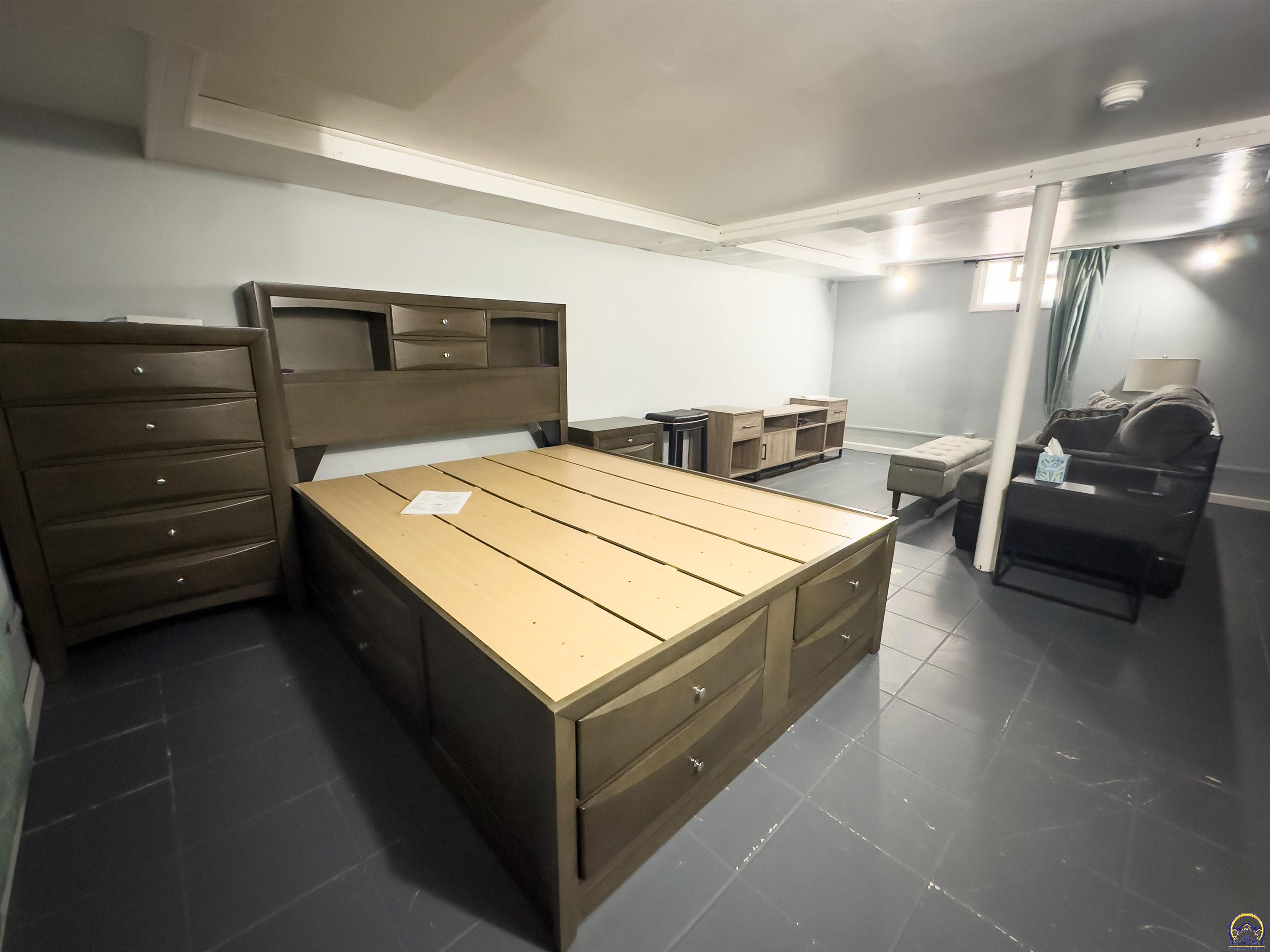 1164 Southwest MacVicar Avenue Topeka, KS 66604 - Photo 22 of 24