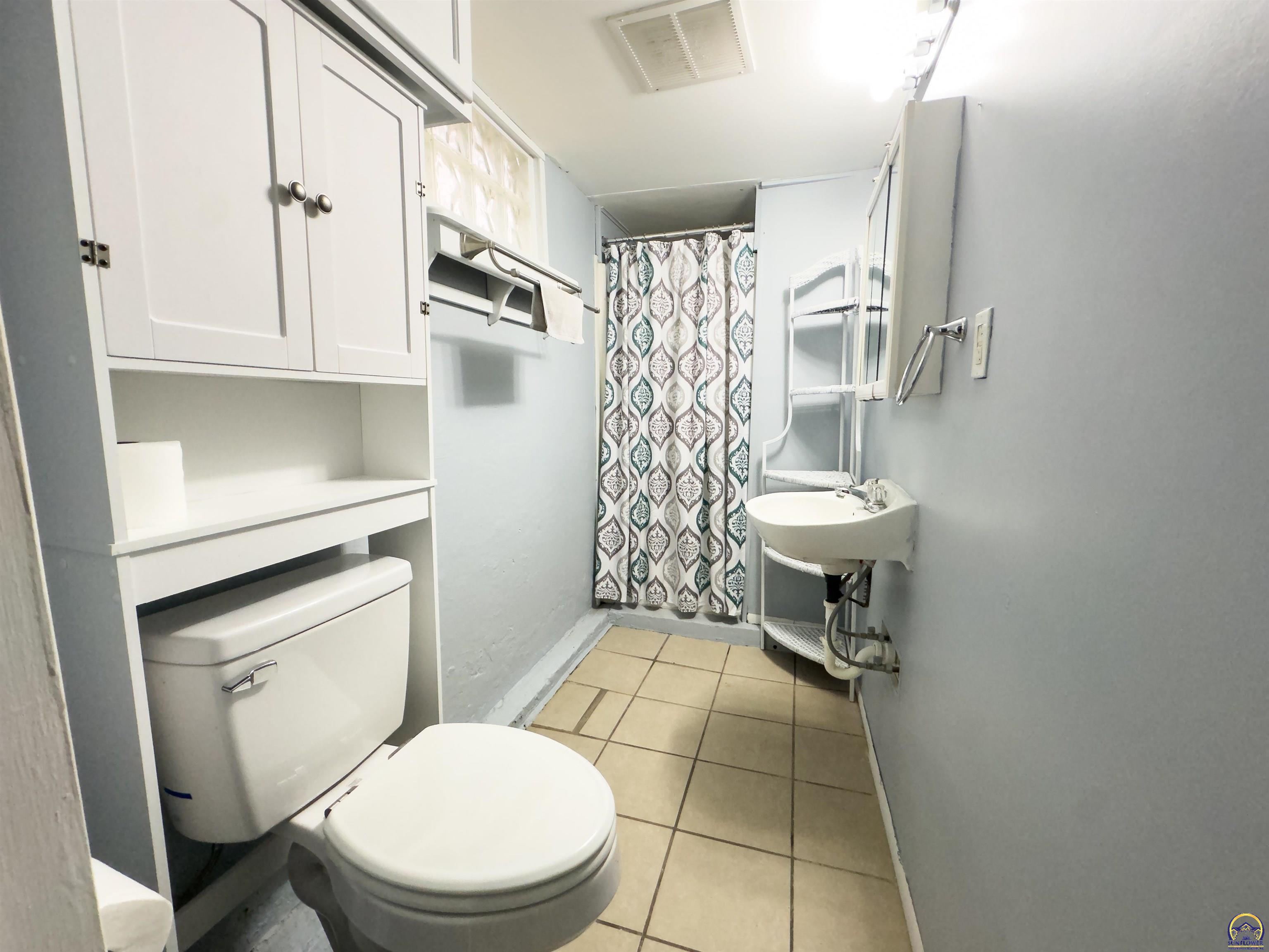 1164 Southwest MacVicar Avenue Topeka, KS 66604 - Photo 23 of 24