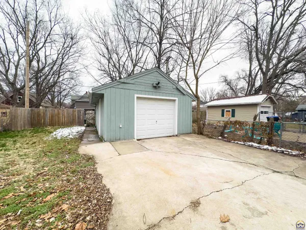 $154,995 | 1164 Southwest MacVicar Avenue, Topeka, KS 66604