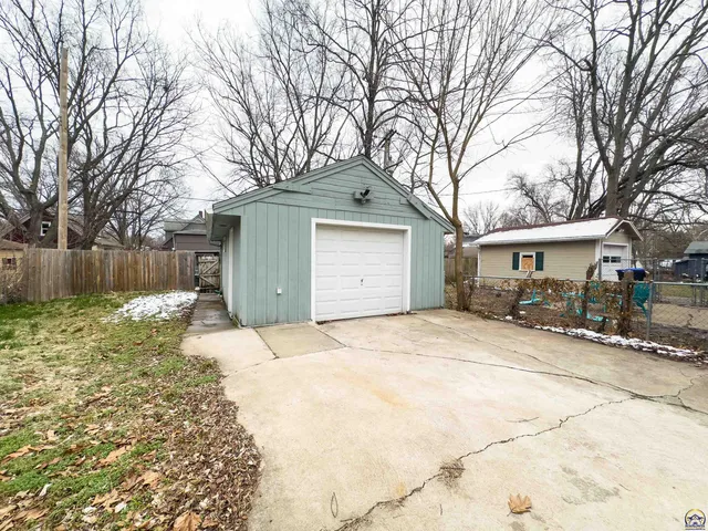 $154,995 | 1164 Southwest MacVicar Avenue, Topeka, KS 66604