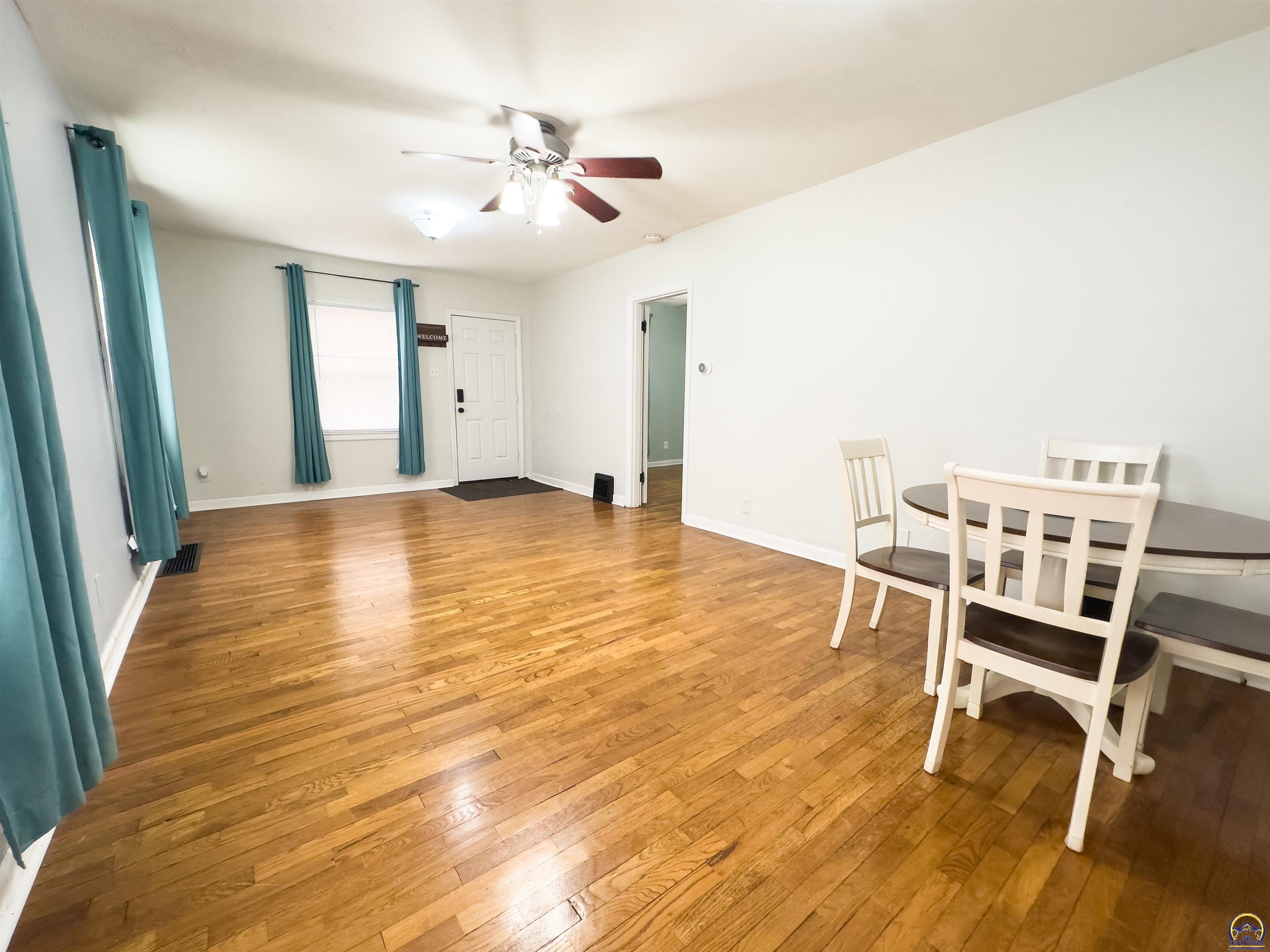 1164 Southwest MacVicar Avenue Topeka, KS 66604 - Photo 3 of 24