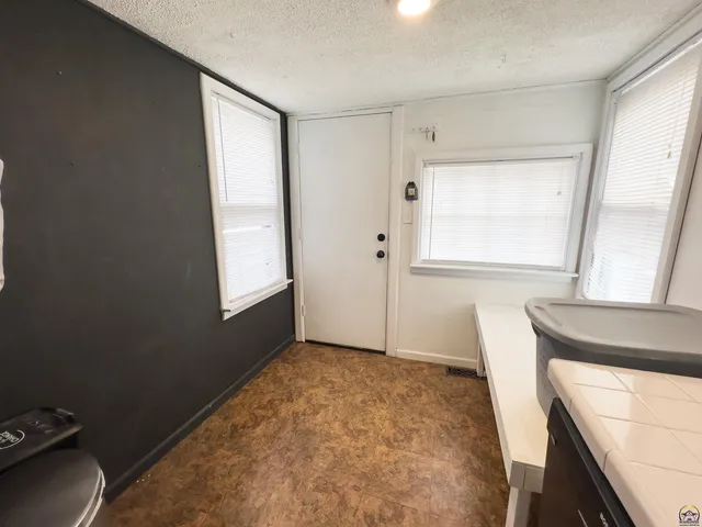 $154,995 | 1164 Southwest MacVicar Avenue, Topeka, KS 66604