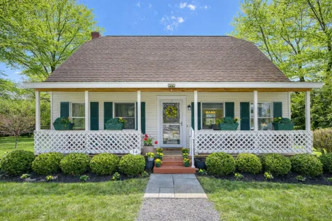 $2,495,000 | 14 Murray Place, Bridgehampton, NY 11932