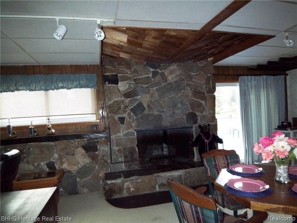 2130 East Highland Road Howell, MI 48843 - Photo 12 of 26