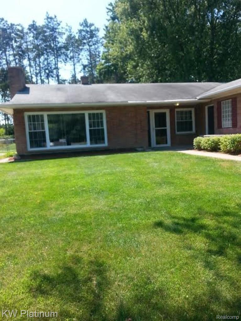 5535 Lakeshore Road Fort Gratiot, MI 48059 - Photo 6 of 14 5535 Lakeshore4.jpg