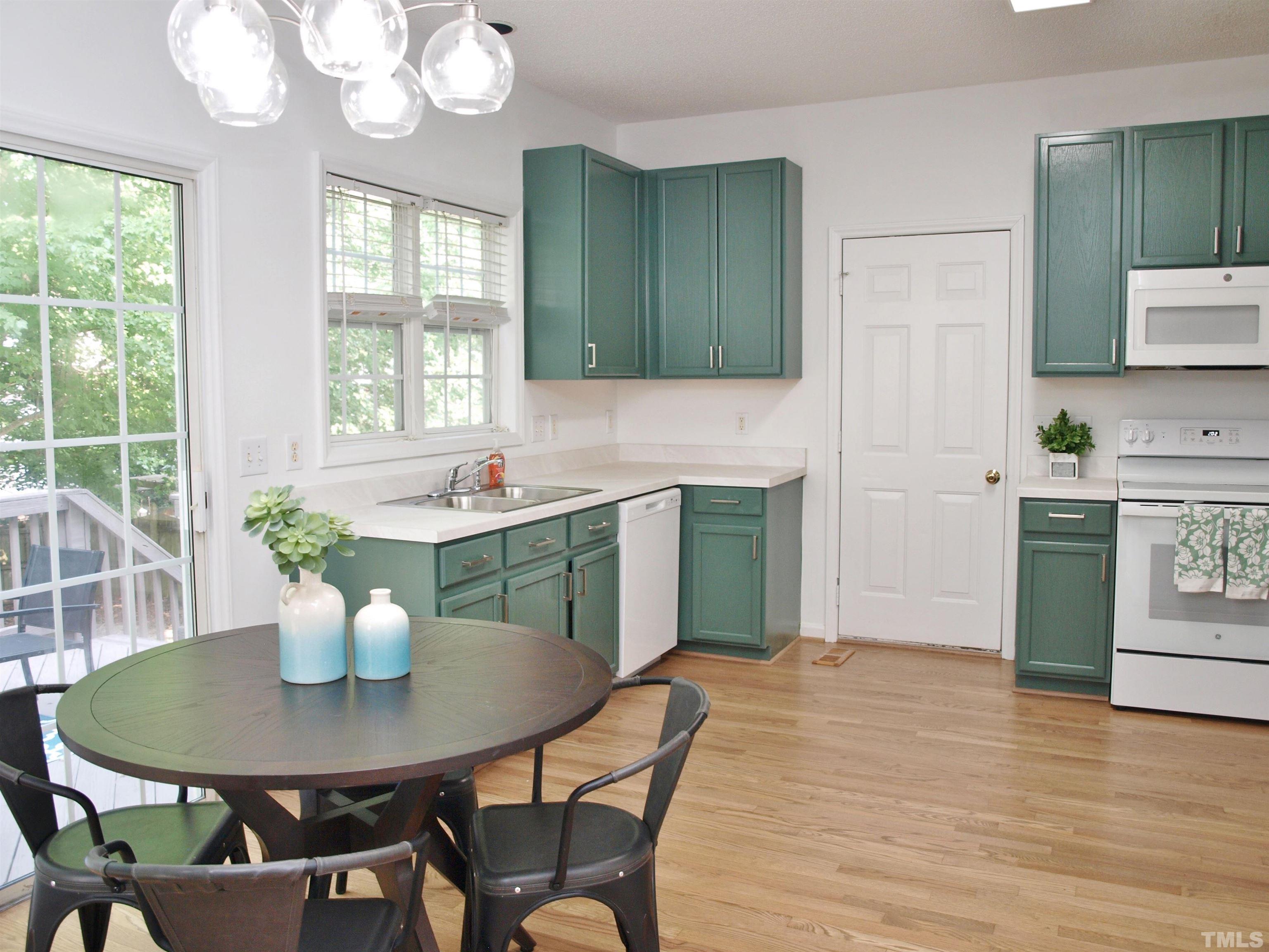 8724 Springhouse Lane Raleigh, NC 27617 - Photo 4 of 21 Gallery Image 4