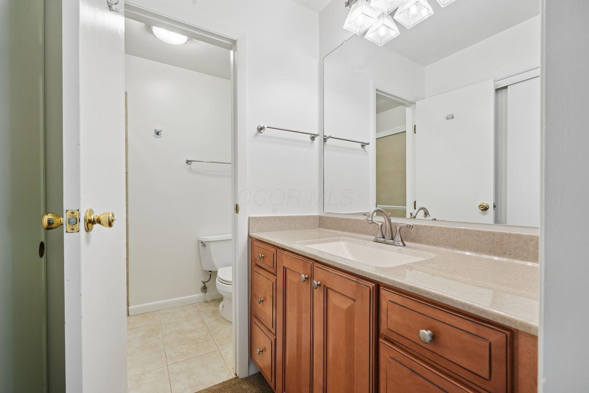 3259 Smiley Road Columbus, OH 43221 - Photo 23 of 37 Full bath