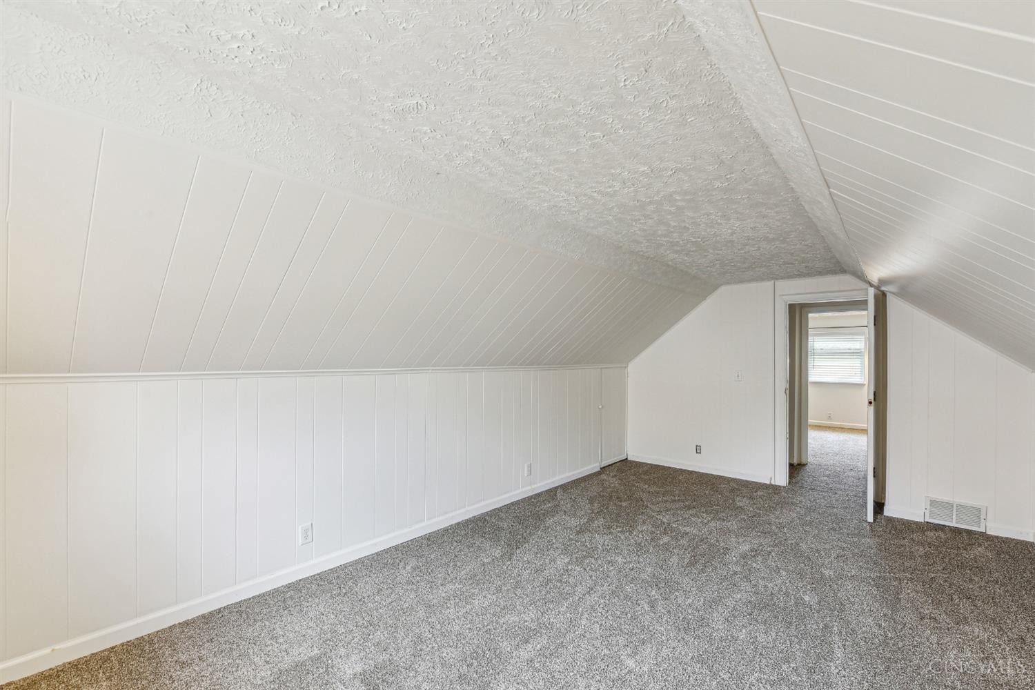 4128 Ebenezer Road Cincinnati, OH 45248 - Photo 26 of 38
