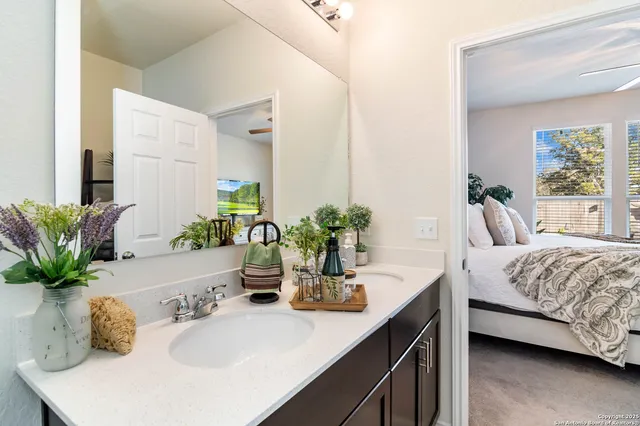 $1,700 | 11318 Long Rider, San Antonio, TX 78254