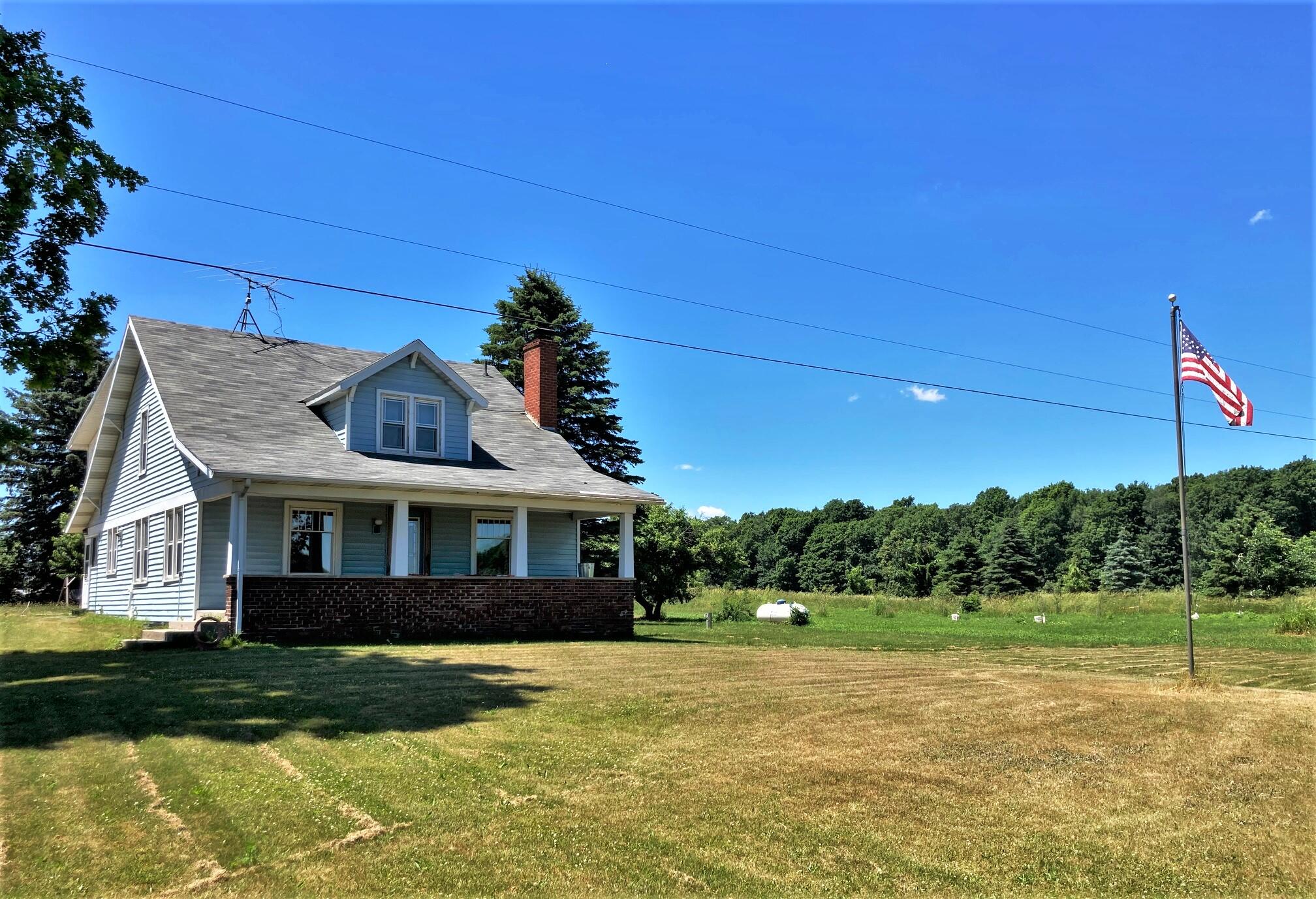 10563 Littlefield Road Blanchard, MI 49310 - Photo 3 of 35 IMG_3105