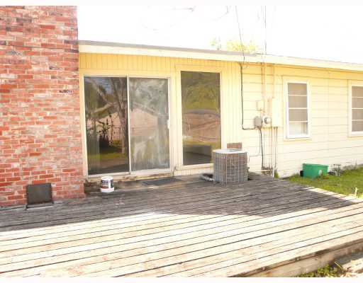 625 Chamberlain Street Corpus Christi, TX 78404 - Photo 5 of 10 a view of a living room filled with furniture