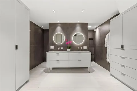 $1,075,000 | 722 Pinellas Bayway South, Unit 104, Tierra Verde, FL 33715