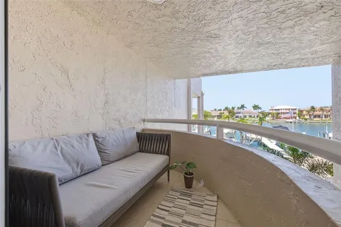 $1,075,000 | 722 Pinellas Bayway South, Unit 104, Tierra Verde, FL 33715